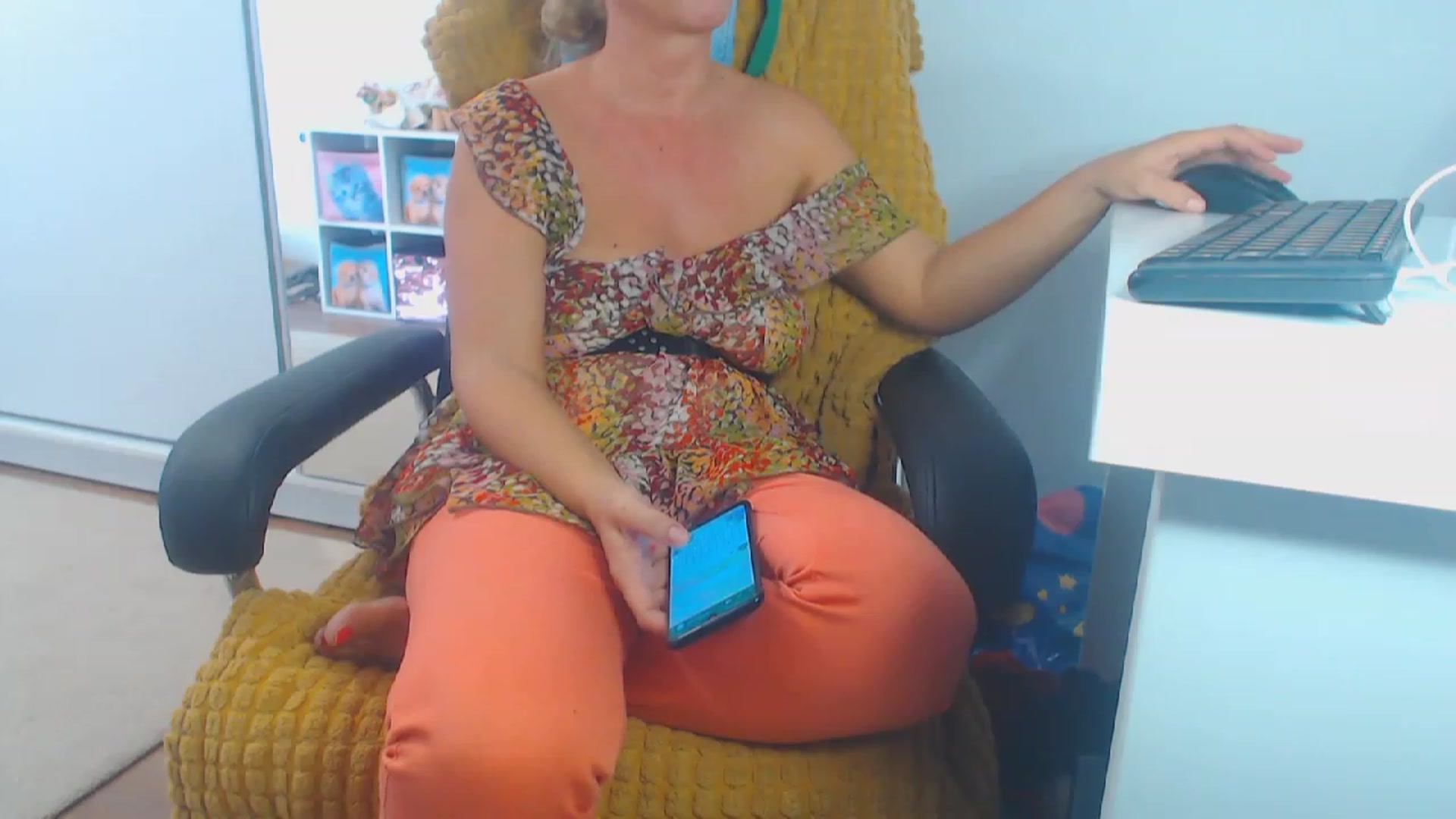 Gallery image thumbnail from Merlyn4u's myfreecams stream on, 09/19/2023, 11:54 image 2 of 20