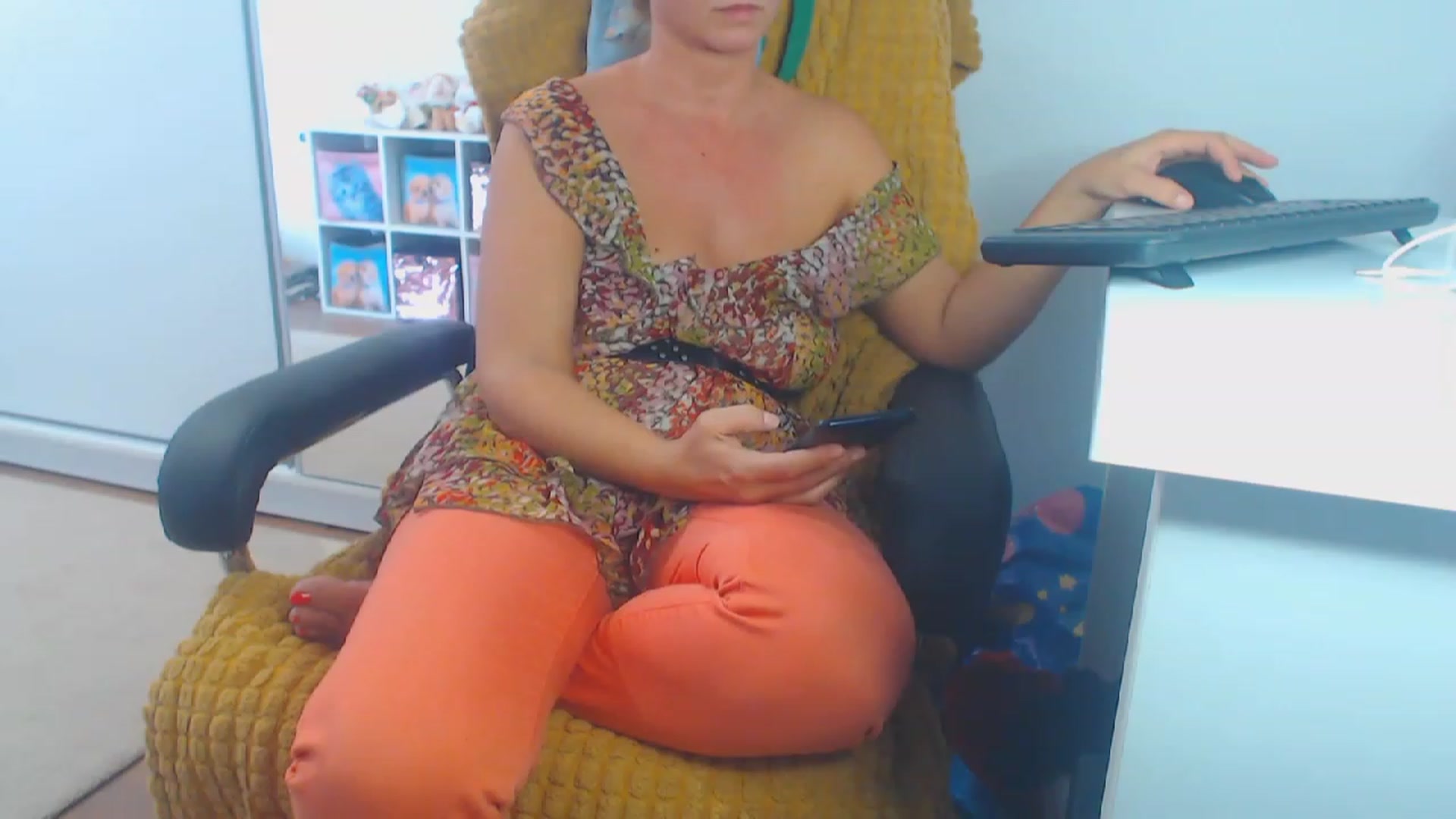 Gallery image thumbnail from Merlyn4u's myfreecams stream on, 09/19/2023, 11:54 image 7 of 20