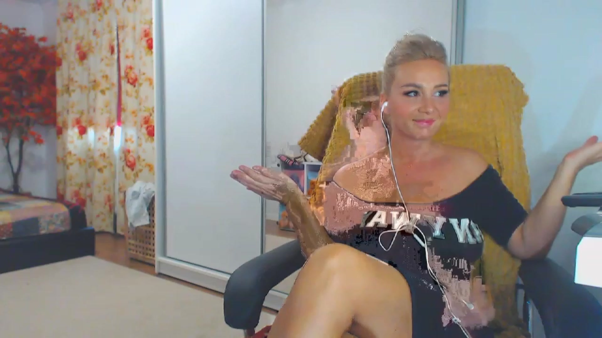 Gallery image thumbnail from Merlyn4u's myfreecams stream on, 09/27/2023, 11:51 image 14 of 20