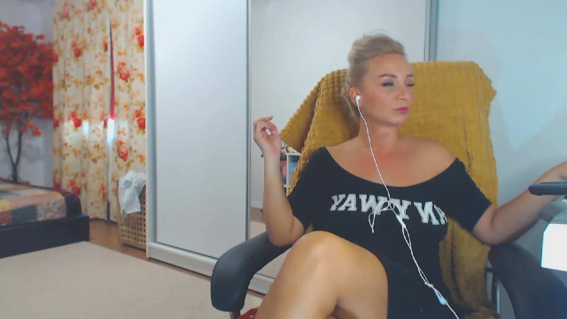 Gallery image thumbnail from Merlyn4u's myfreecams stream on, 09/27/2023, 11:51 image 13 of 20