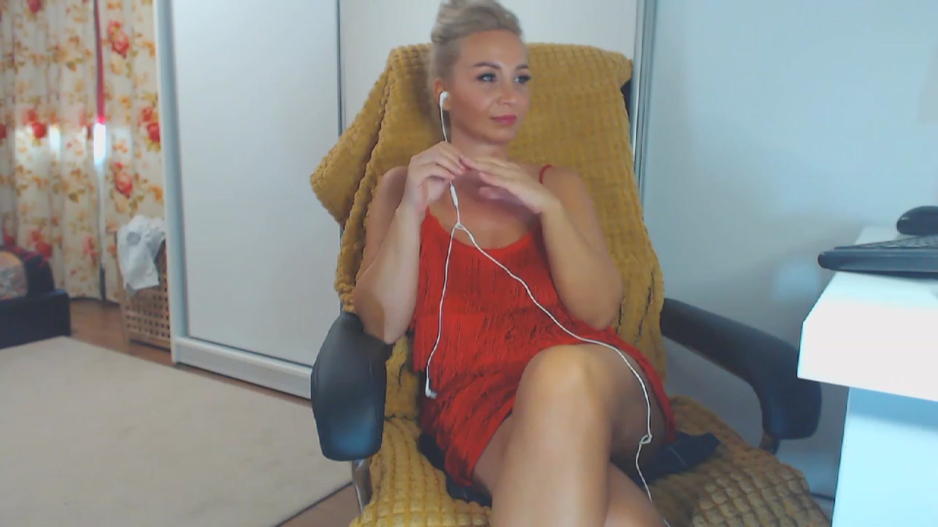 Gallery image thumbnail from Merlyn4u's myfreecams stream on, 09/27/2023, 13:38 image 2 of 20