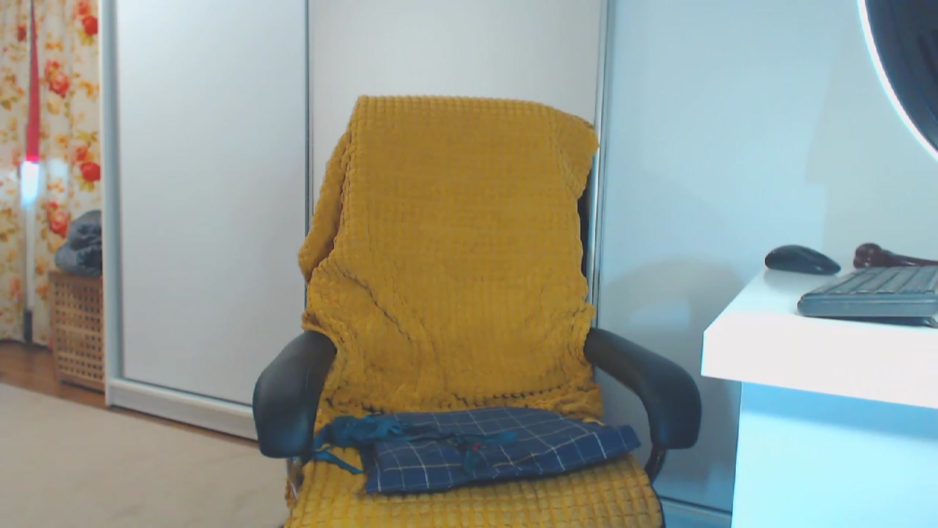 Gallery image thumbnail from Merlyn4u's myfreecams stream on, 10/04/2023, 13:15 image 14 of 20