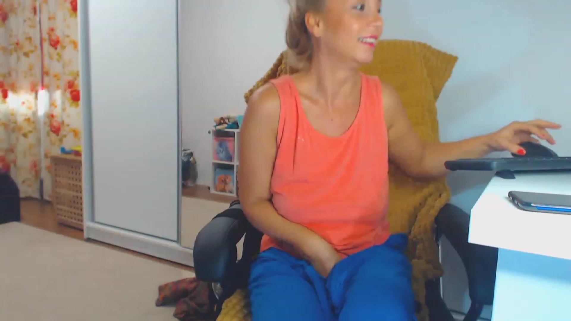 Gallery image thumbnail from Merlyn4u's myfreecams stream on, 10/08/2023, 13:28 image 14 of 20