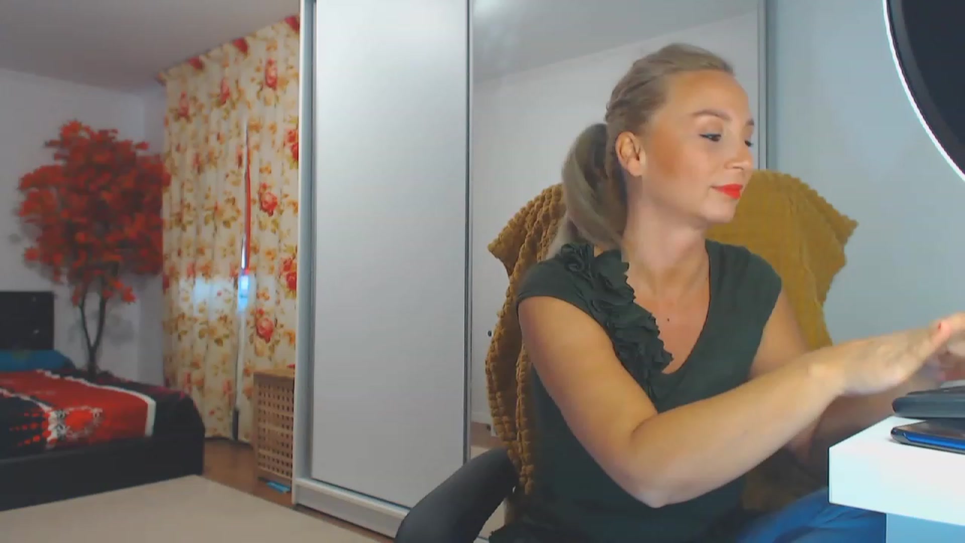 Gallery image thumbnail from Merlyn4u's myfreecams stream on, 10/11/2023, 11:49 image 5 of 20