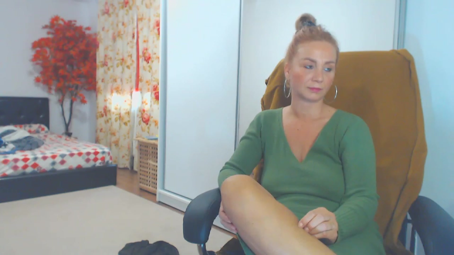 Gallery image thumbnail from Merlyn4u's myfreecams stream on, 10/20/2023, 13:44 image 11 of 20