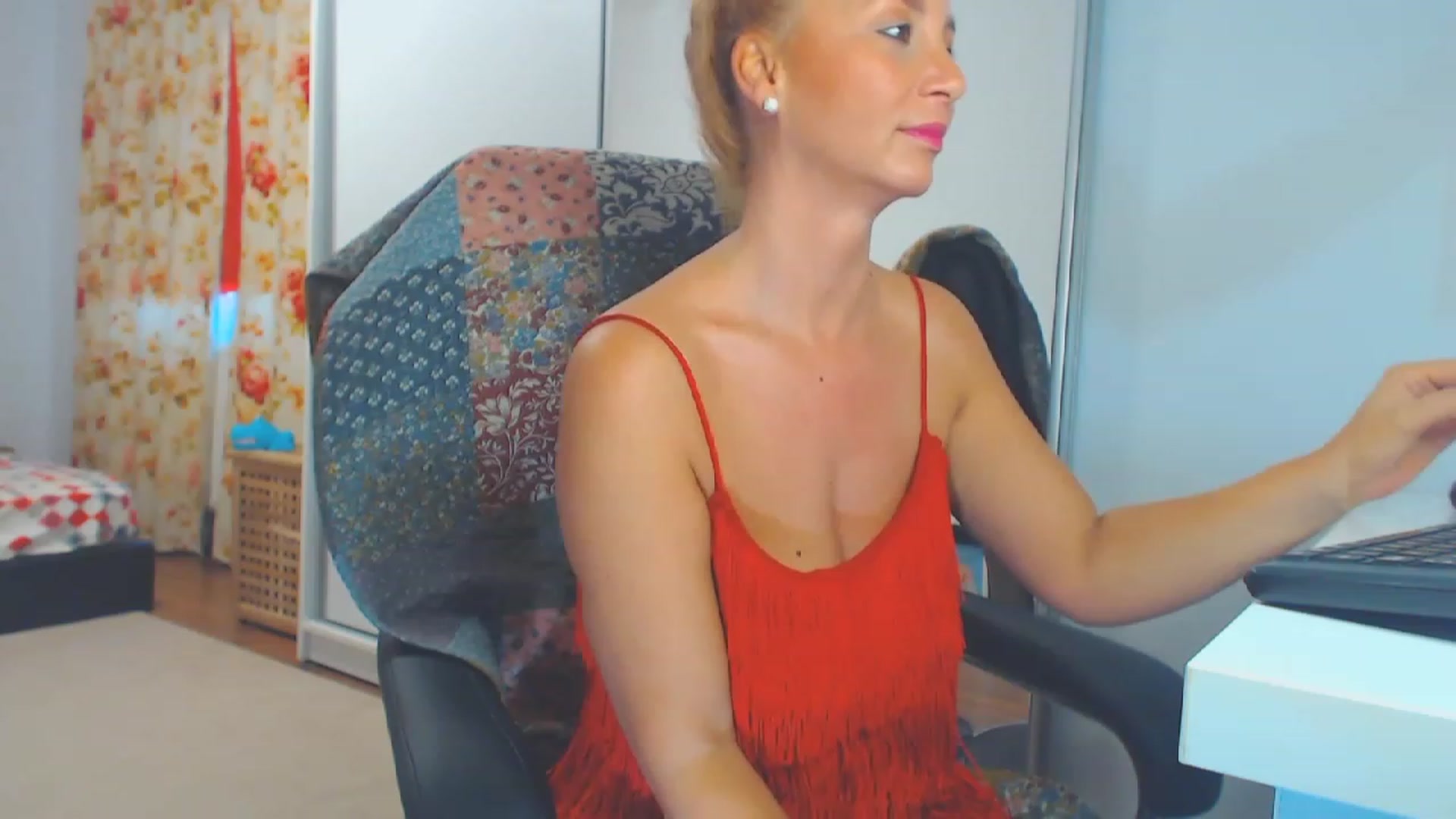 Gallery image thumbnail from Merlyn4u's myfreecams stream on, 10/28/2023, 12:58 image 18 of 20