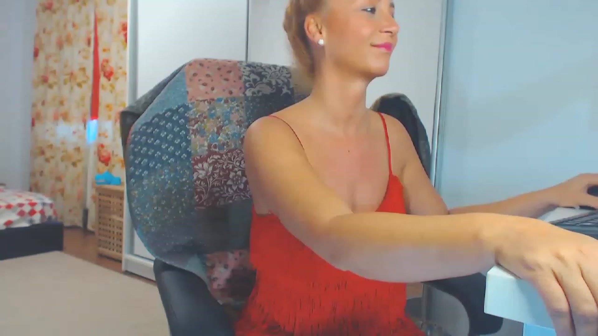 Gallery image thumbnail from Merlyn4u's myfreecams stream on, 10/28/2023, 12:58 image 16 of 20