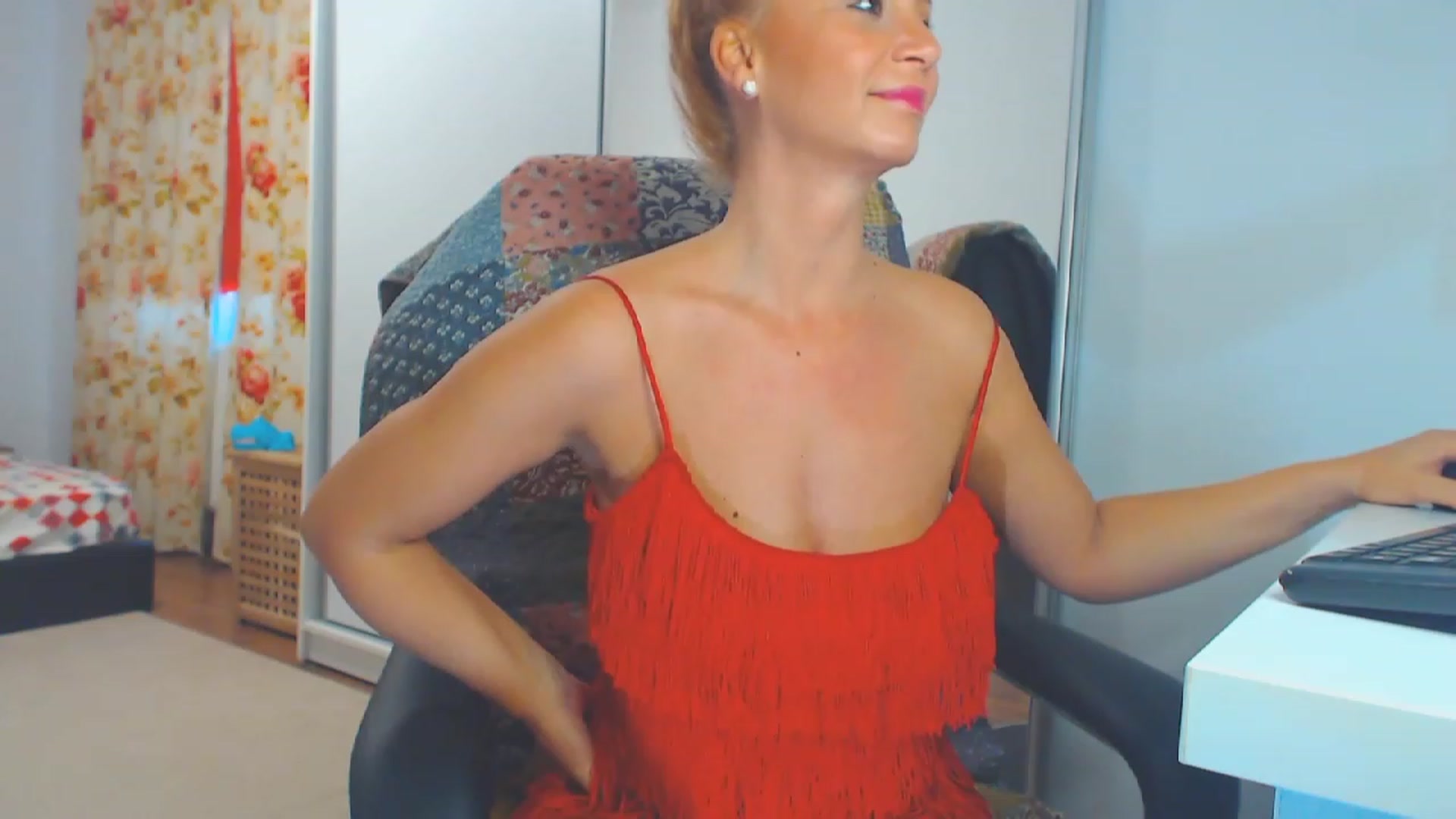 Gallery image thumbnail from Merlyn4u's myfreecams stream on, 10/28/2023, 12:58 image 17 of 20