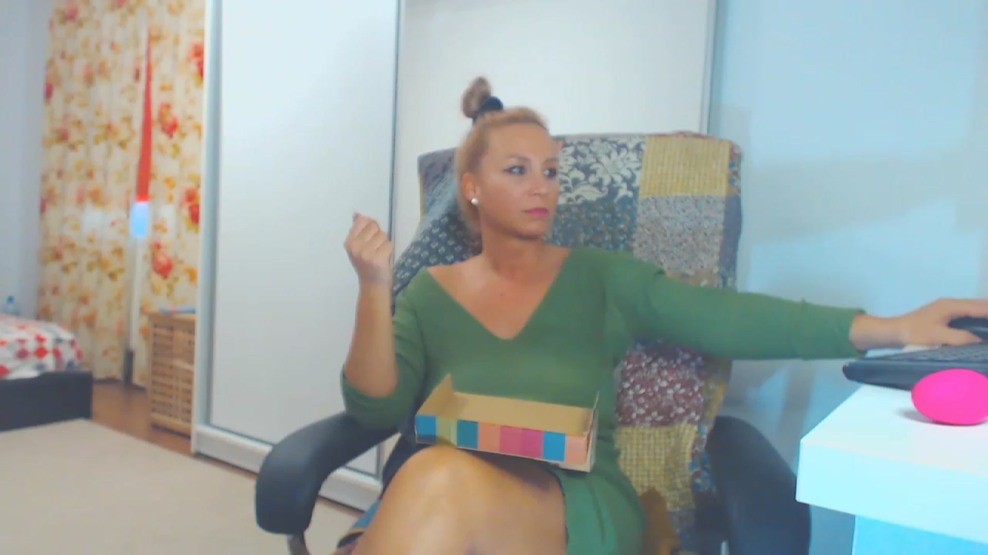 Gallery image thumbnail from Merlyn4u's myfreecams stream on, 10/30/2023, 14:35 image 16 of 20