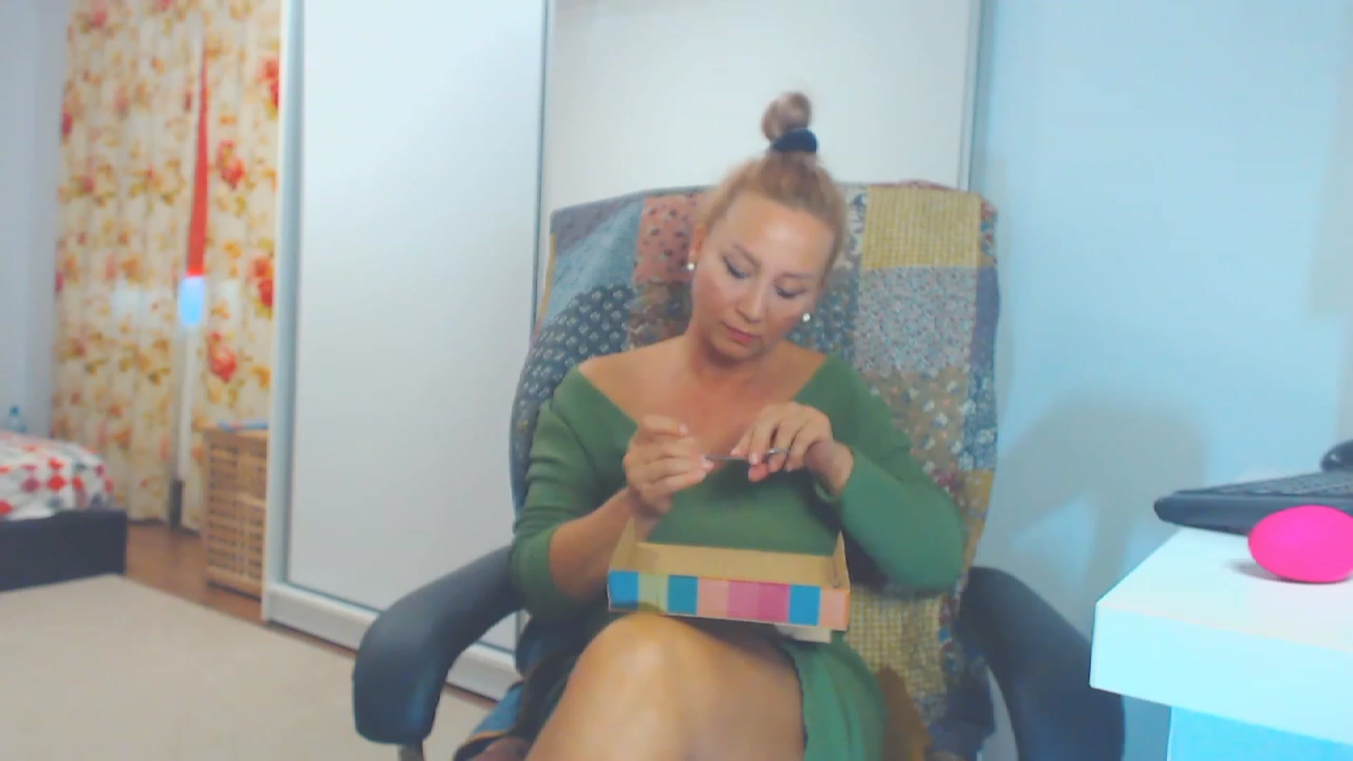 Gallery image thumbnail from Merlyn4u's myfreecams stream on, 10/30/2023, 14:35 image 12 of 20