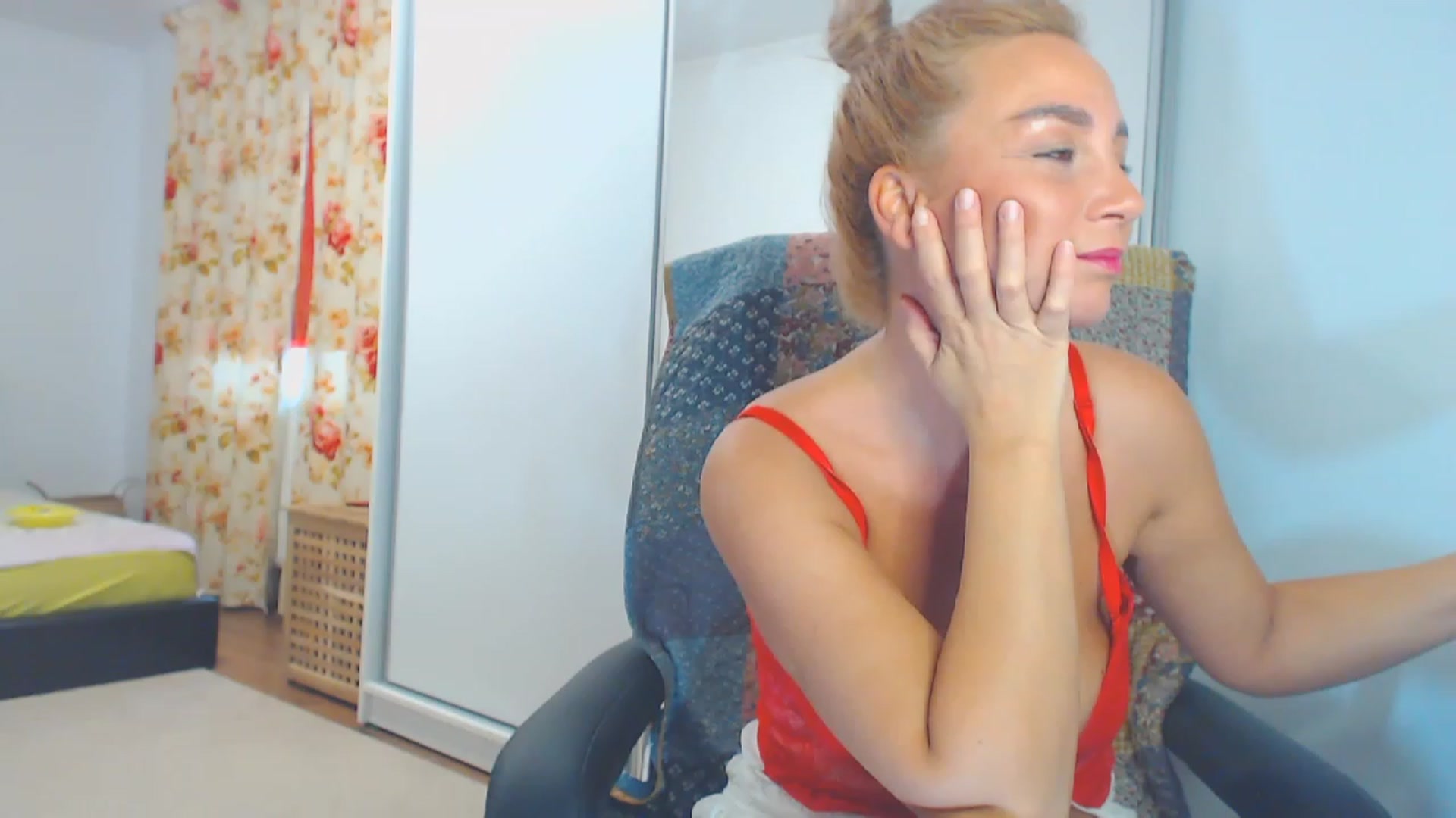 Gallery image thumbnail from Merlyn4u's myfreecams stream on, 11/02/2023, 14:13 image 5 of 20