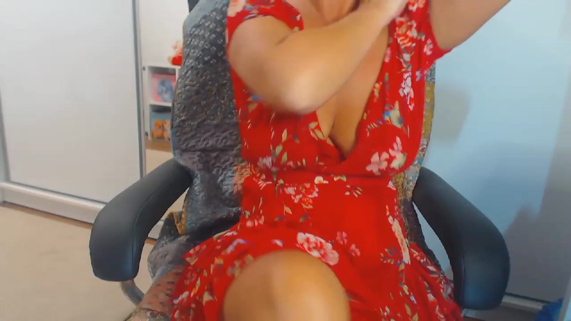 Gallery image thumbnail from Merlyn4u's myfreecams stream on, 11/04/2023, 15:06 image 5 of 20