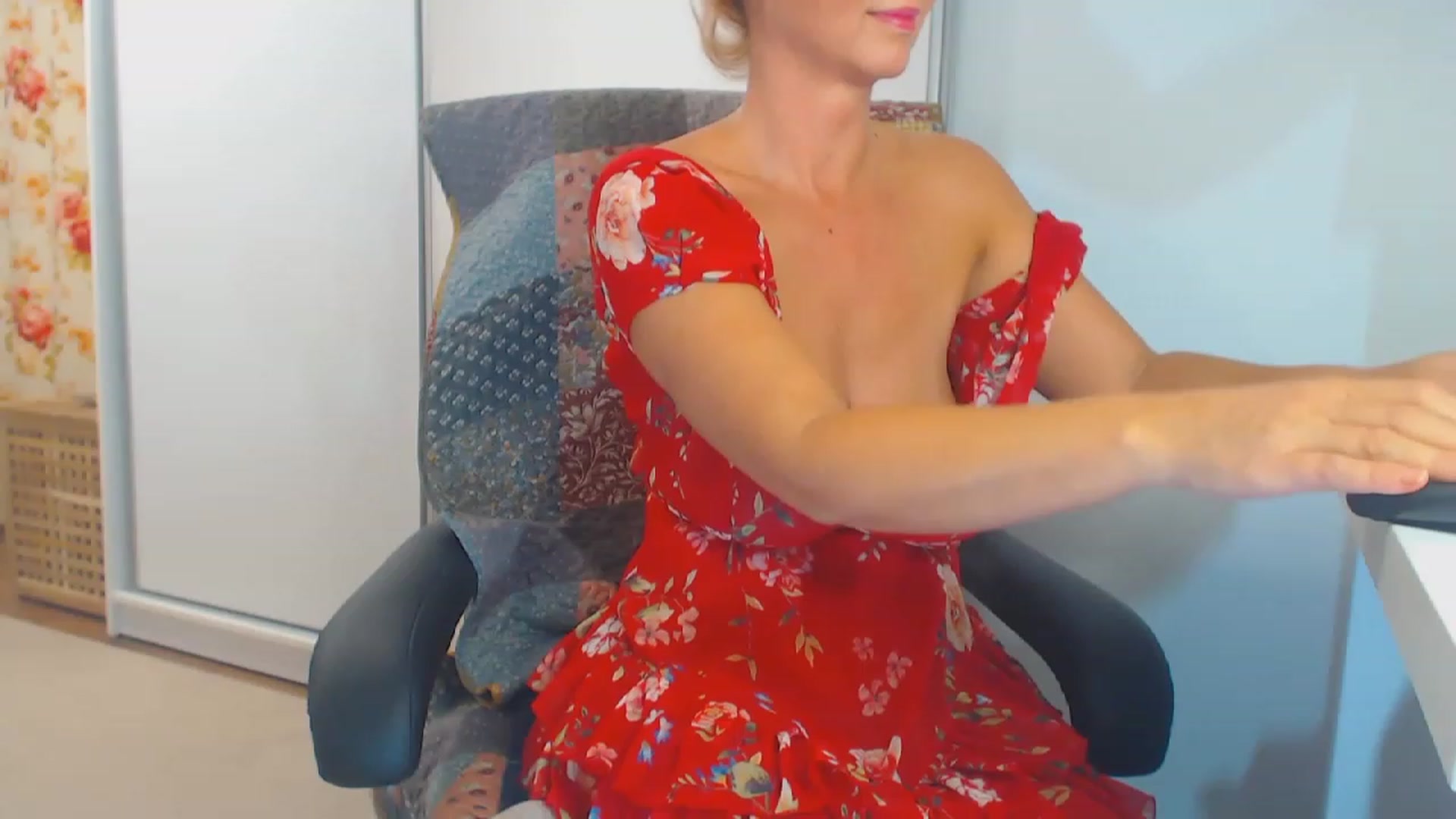 Gallery image thumbnail from Merlyn4u's myfreecams stream on, 11/04/2023, 15:06 image 20 of 20