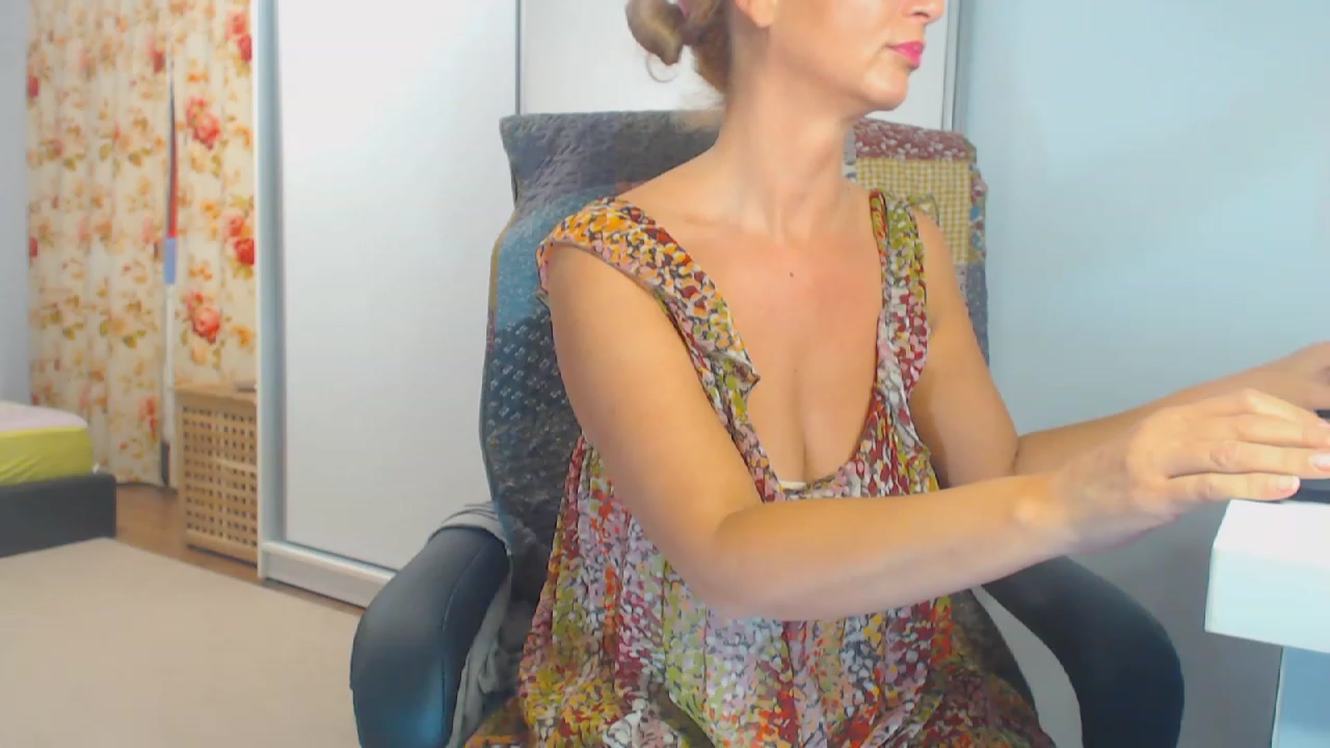 Gallery image thumbnail from Merlyn4u's myfreecams stream on, 11/05/2023, 15:41 image 12 of 20