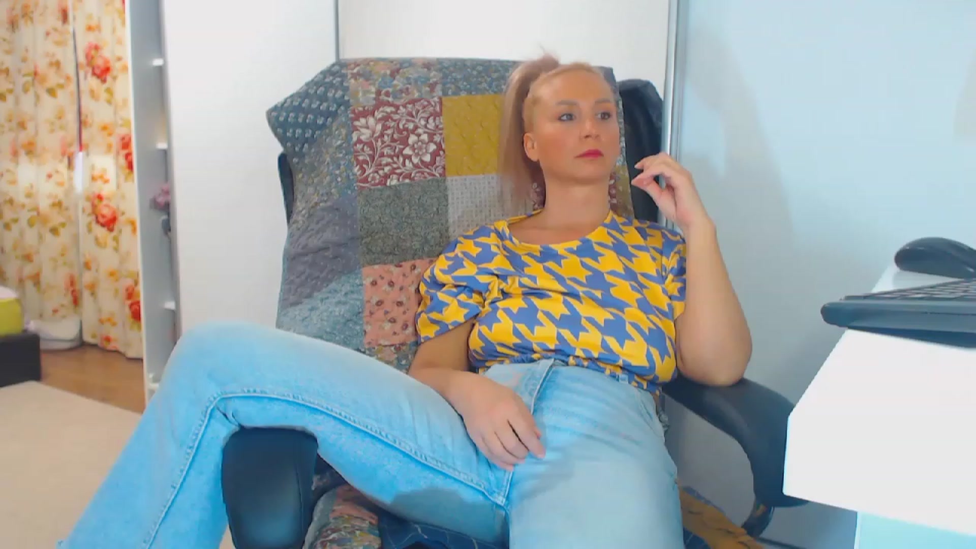 Gallery image thumbnail from Merlyn4u's myfreecams stream on, 11/11/2023, 12:14 image 6 of 20