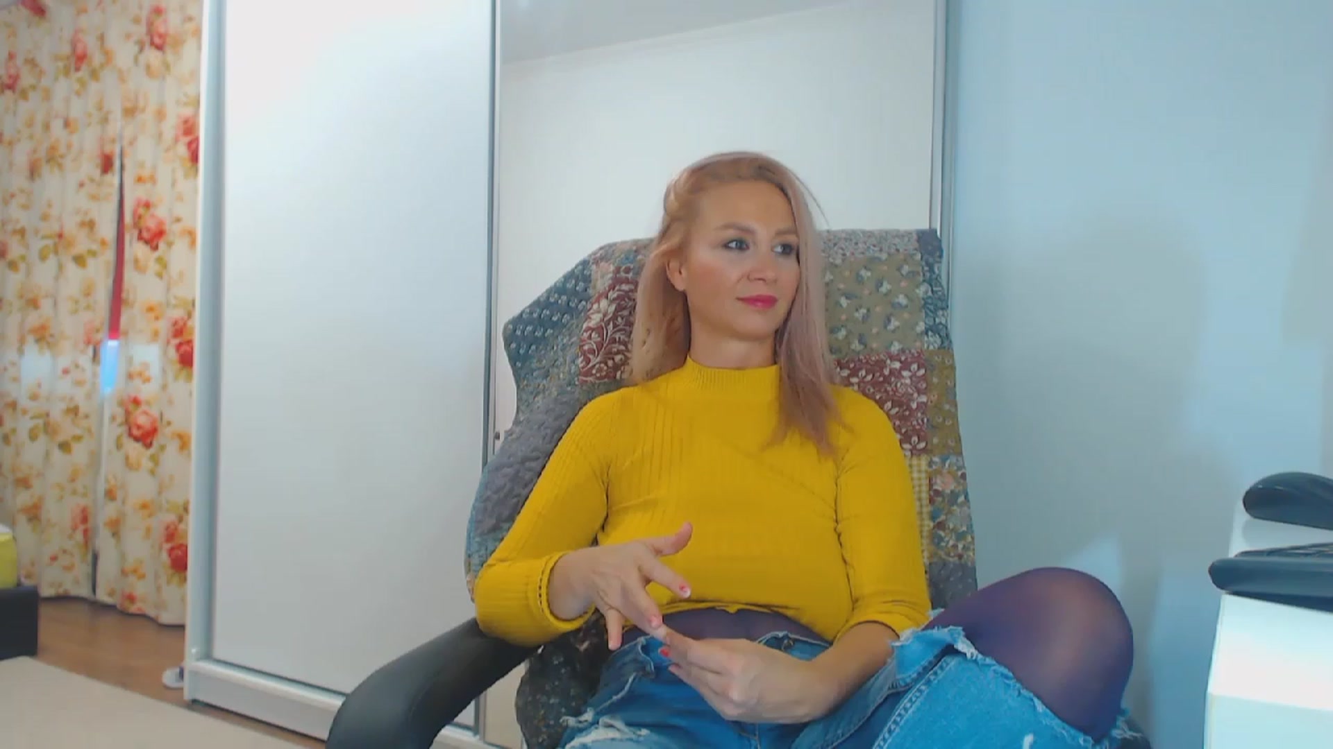 Gallery image thumbnail from Merlyn4u's myfreecams stream on, 11/14/2023, 14:23 image 5 of 20