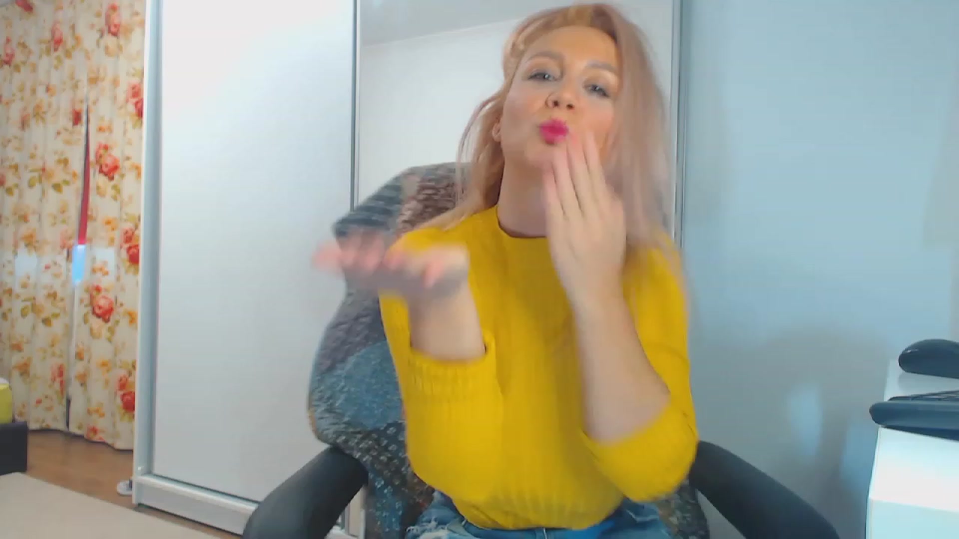 Gallery image thumbnail from Merlyn4u's myfreecams stream on, 11/14/2023, 14:23 image 3 of 20