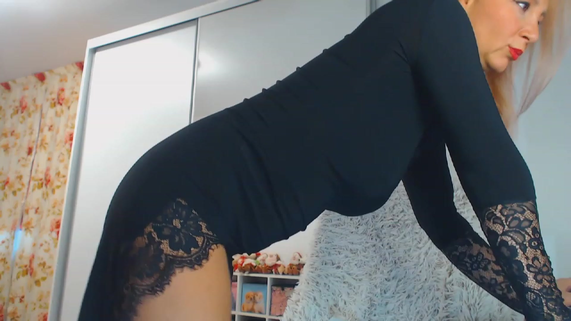Gallery image thumbnail from Merlyn4u's myfreecams stream on, 11/27/2023, 13:33 image 10 of 20