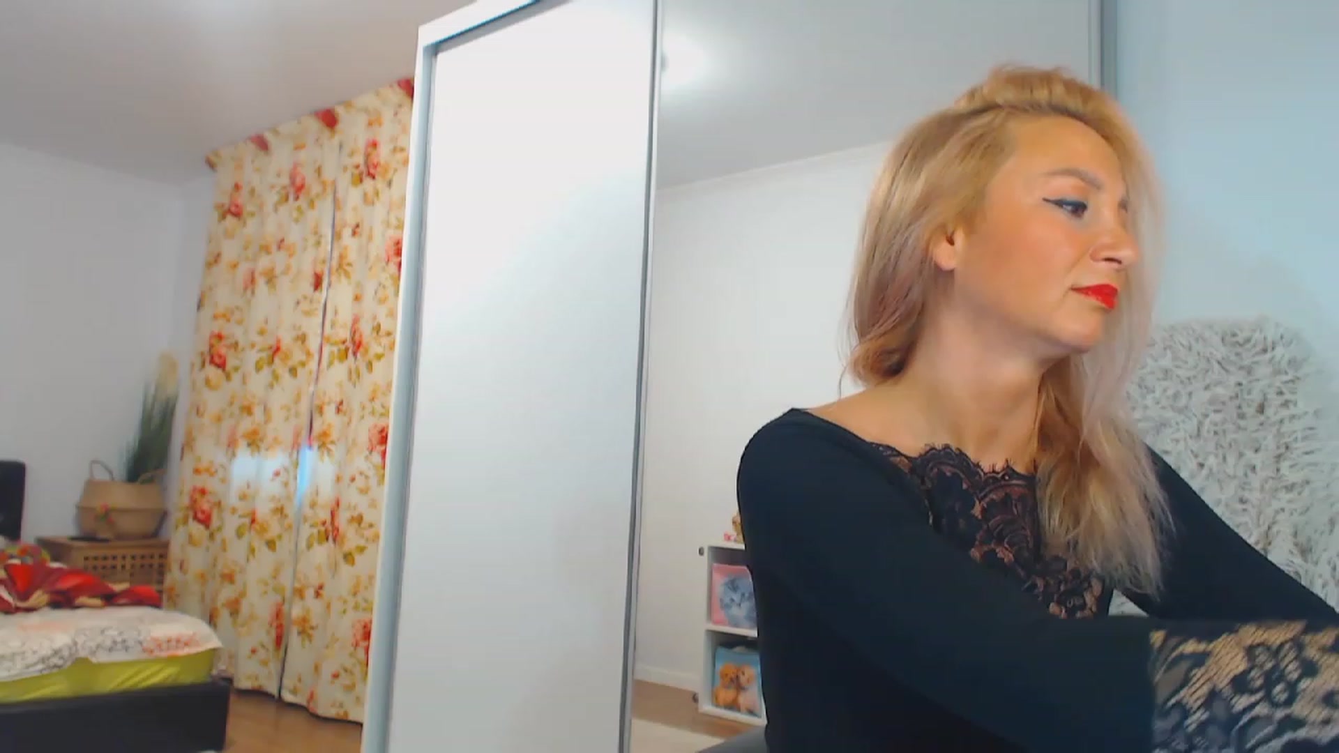 Gallery image thumbnail from Merlyn4u's myfreecams stream on, 11/27/2023, 13:33 image 19 of 20