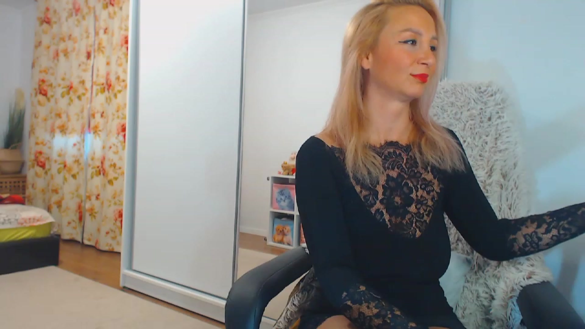 Gallery image thumbnail from Merlyn4u's myfreecams stream on, 11/27/2023, 13:33 image 5 of 20
