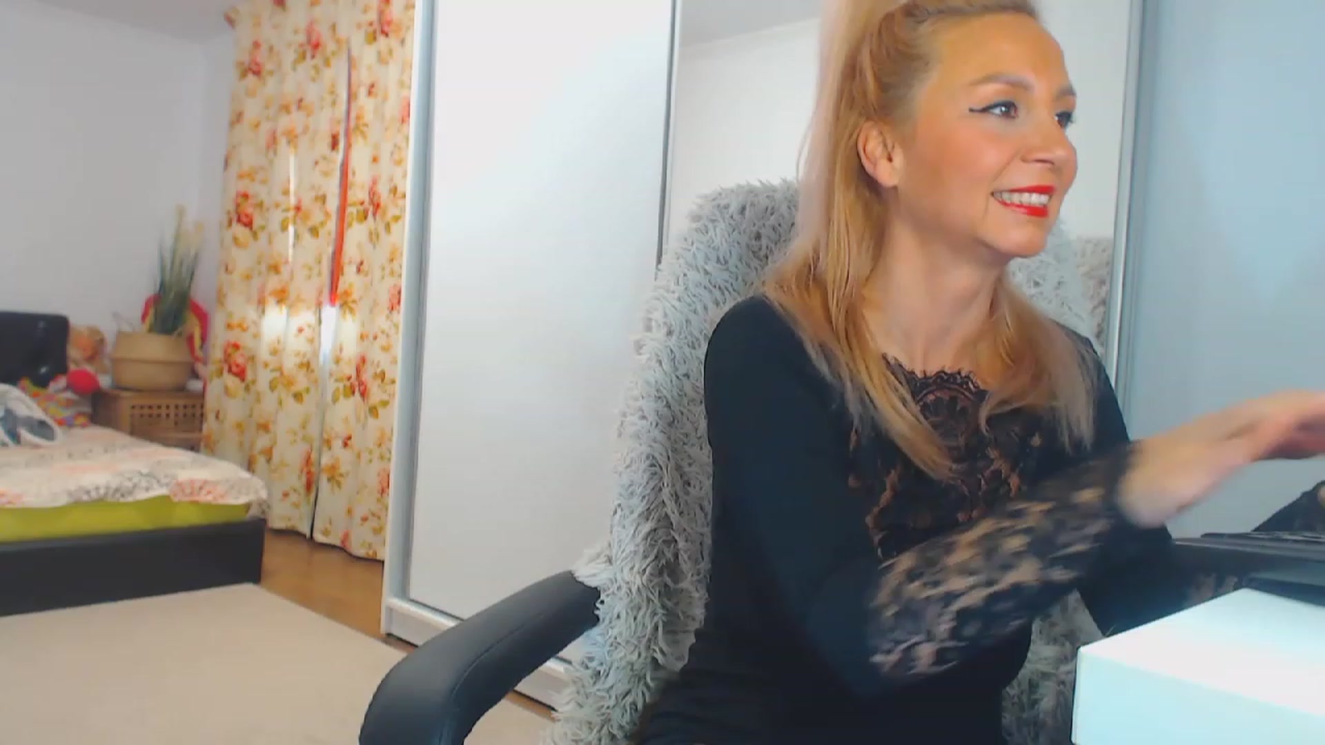 Gallery image thumbnail from Merlyn4u's myfreecams stream on, 11/30/2023, 14:11 image 13 of 20