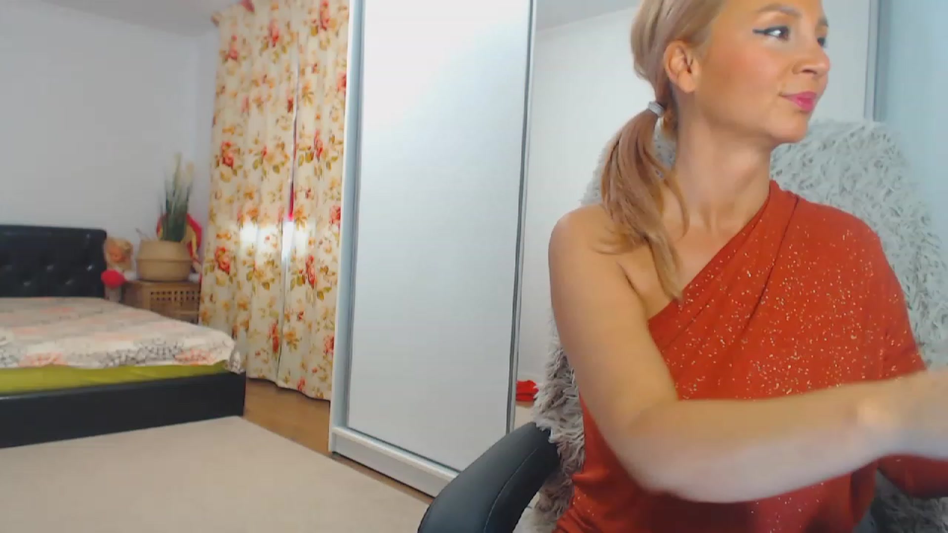 Gallery image thumbnail from Merlyn4u's myfreecams stream on, 12/01/2023, 12:29 image 5 of 20