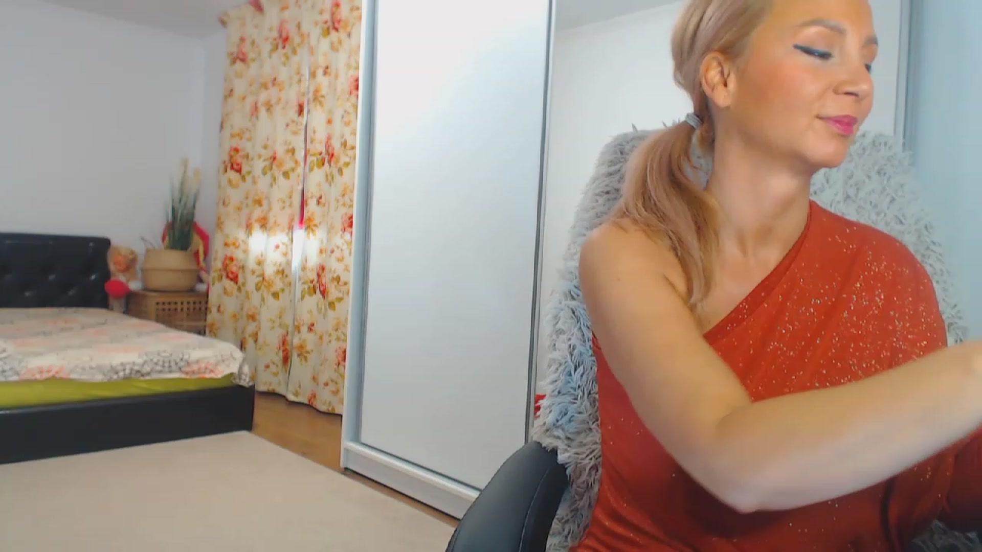 Gallery image thumbnail from Merlyn4u's myfreecams stream on, 12/01/2023, 12:29 image 2 of 20