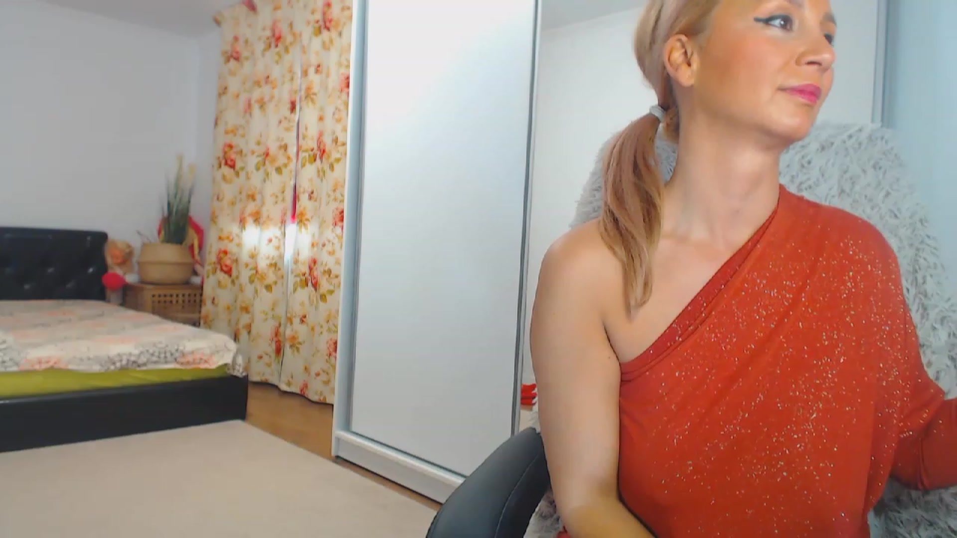 Gallery image thumbnail from Merlyn4u's myfreecams stream on, 12/01/2023, 12:29 image 6 of 20