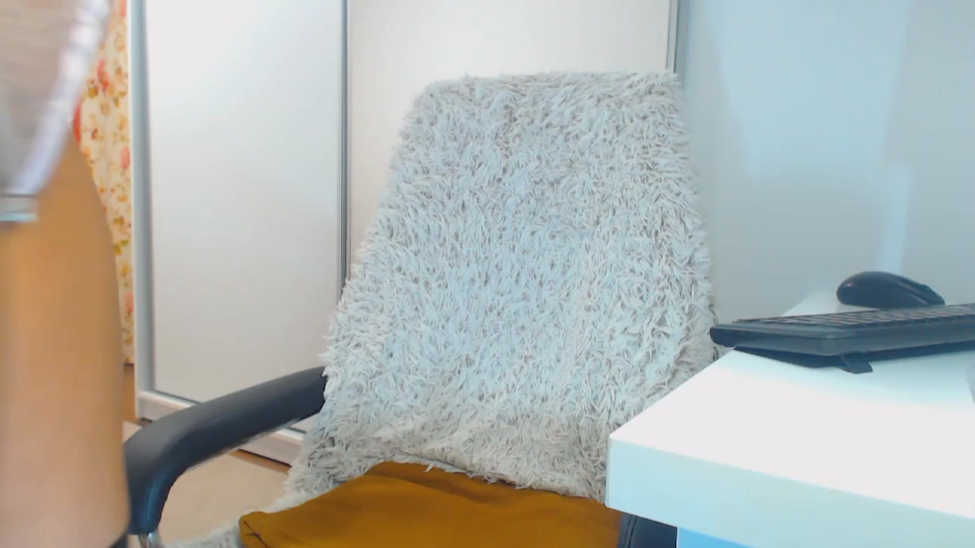 Gallery image thumbnail from Merlyn4u's myfreecams stream on, 12/03/2023, 14:43 image 10 of 20