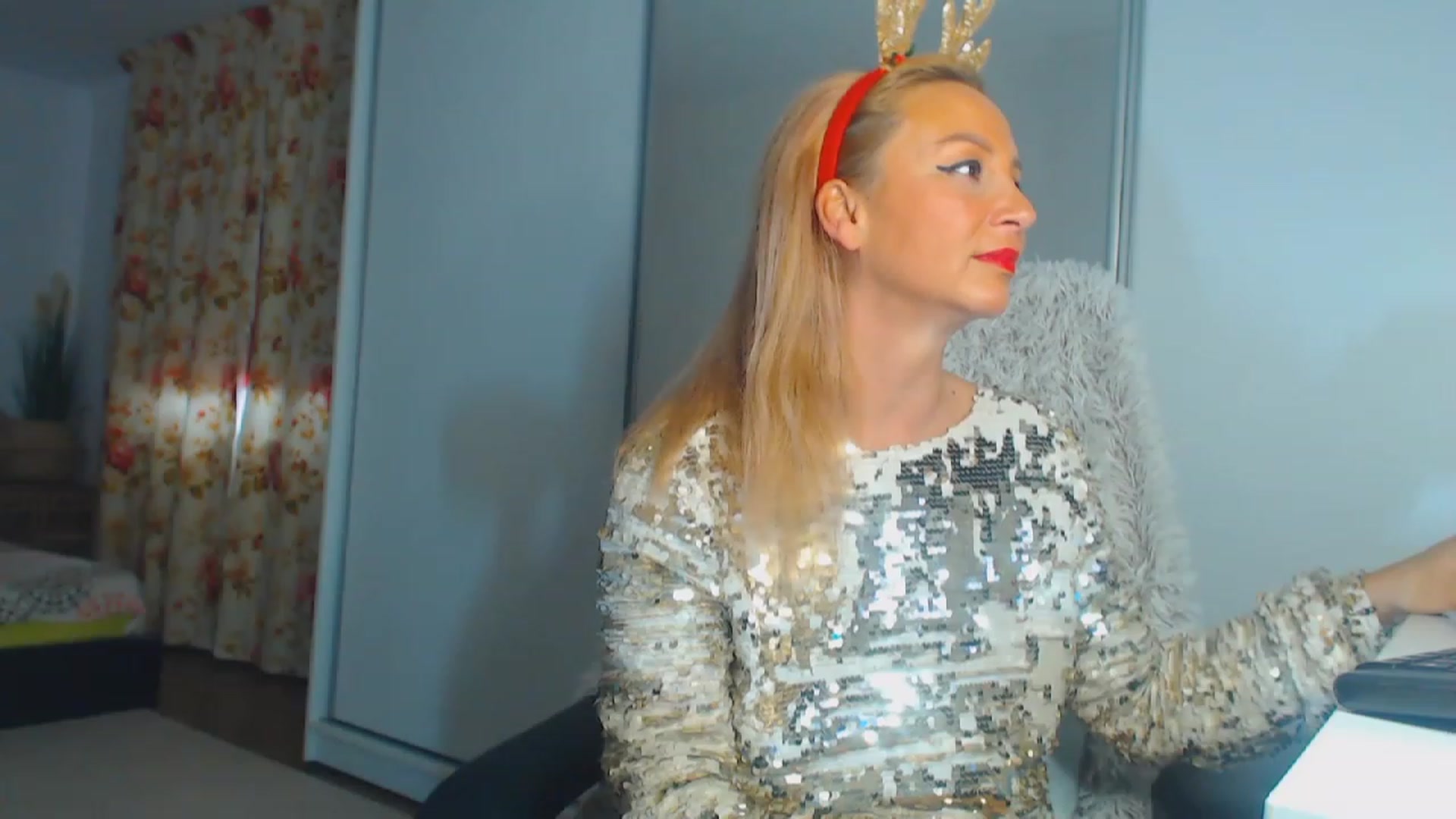 Gallery image thumbnail from Merlyn4u's myfreecams stream on, 12/15/2023, 12:09 image 5 of 20