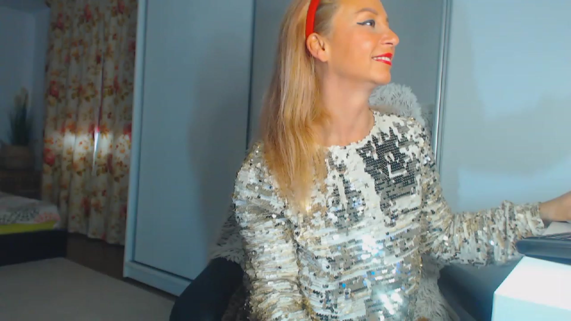 Gallery image thumbnail from Merlyn4u's myfreecams stream on, 12/15/2023, 12:09 image 10 of 20