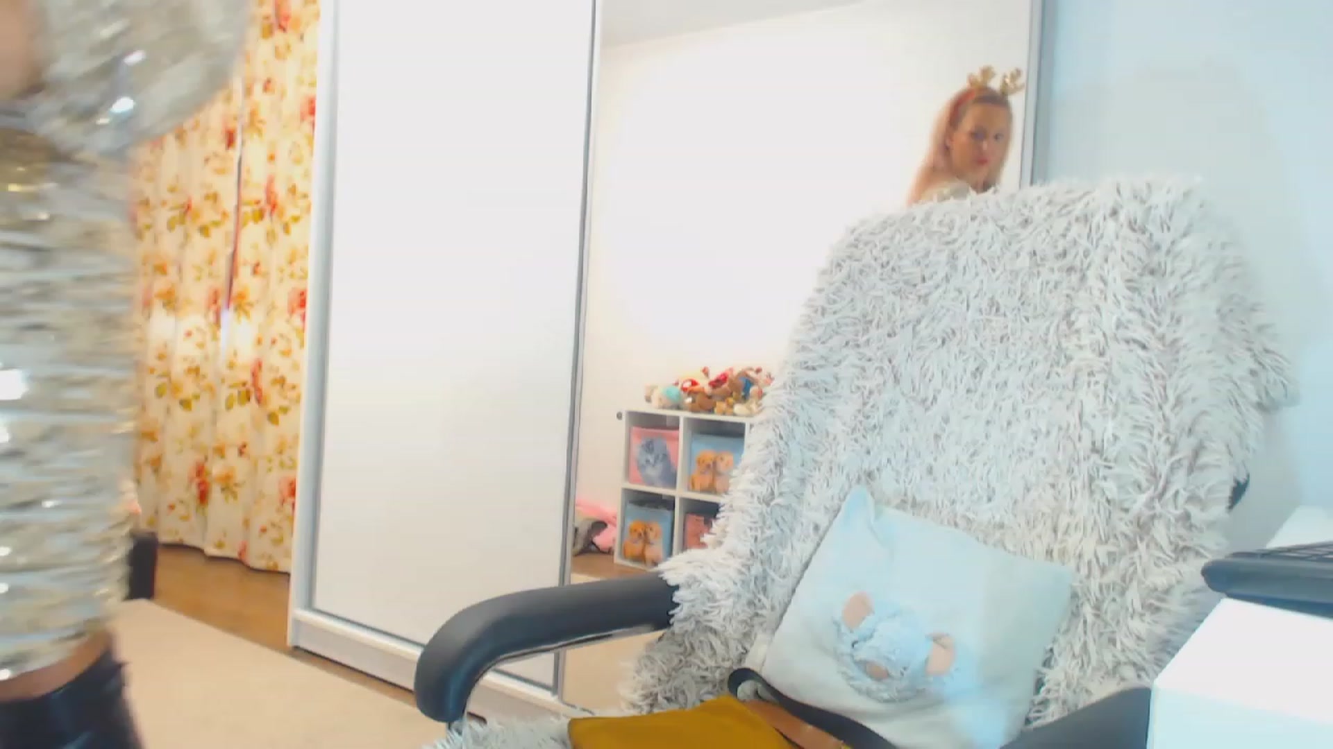 Gallery image thumbnail from Merlyn4u's myfreecams stream on, 12/15/2023, 12:09 image 11 of 20
