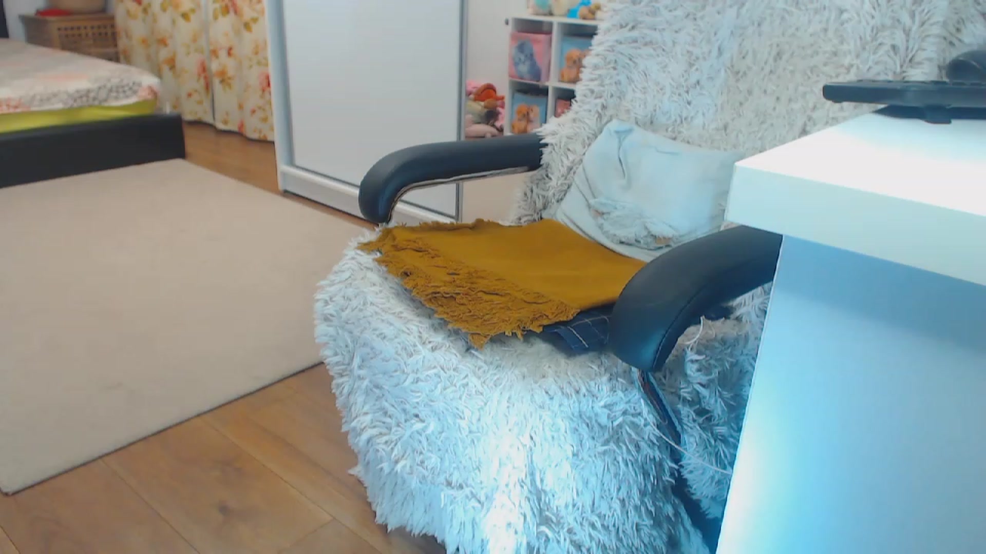 Gallery image thumbnail from Merlyn4u's myfreecams stream on, 12/16/2023, 12:25 image 8 of 20