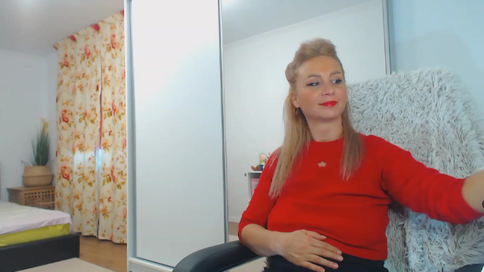 Gallery image thumbnail from Merlyn4u's myfreecams stream on, 12/21/2023, 14:27 image 2 of 20