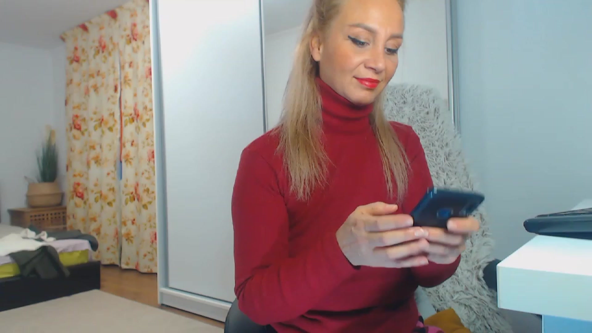 Gallery image thumbnail from Merlyn4u's myfreecams stream on, 12/21/2023, 14:58 image 4 of 20