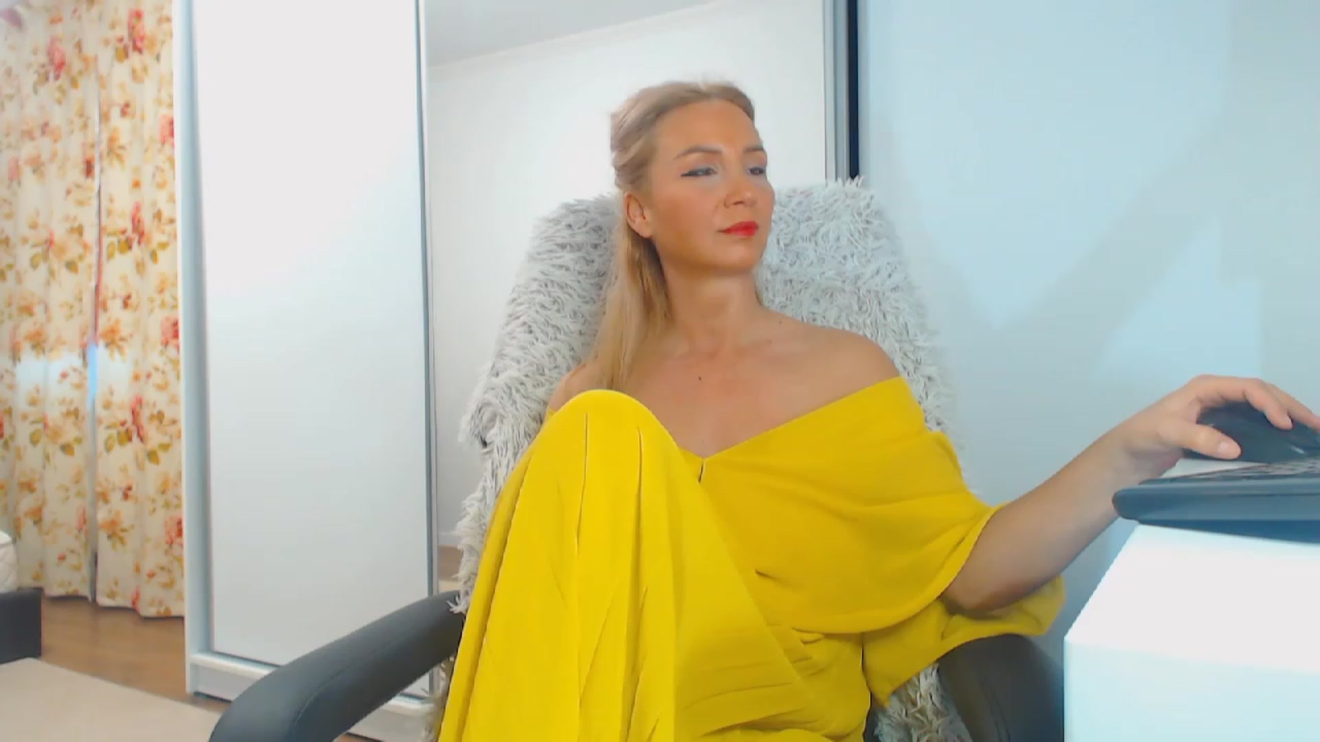 Gallery image thumbnail from Merlyn4u's myfreecams stream on, 12/28/2023, 14:18 image 1 of 20