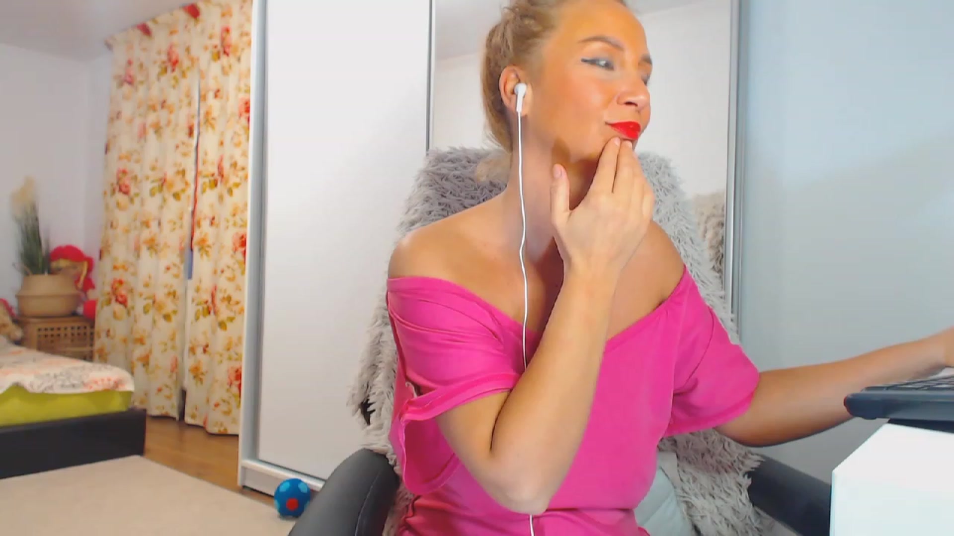 Gallery image thumbnail from Merlyn4u's myfreecams stream on, 12/29/2023, 14:53 image 20 of 20