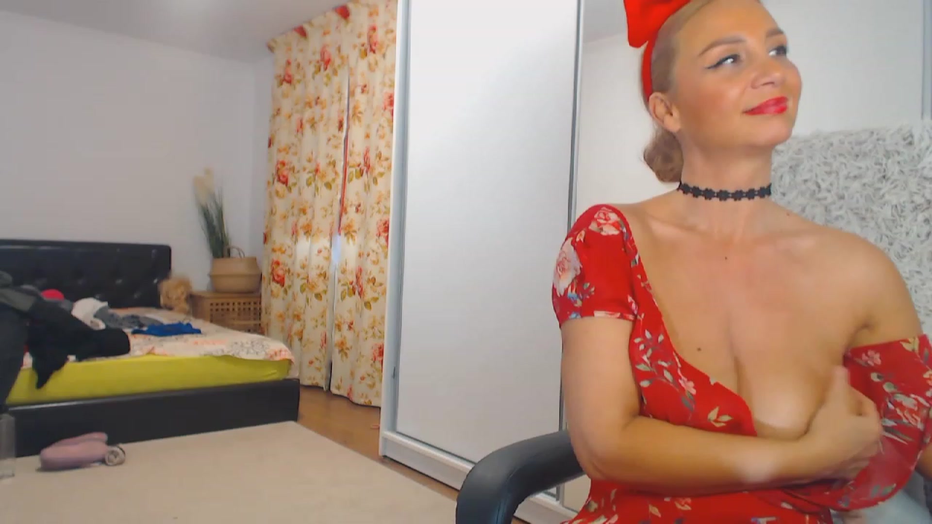 Gallery image thumbnail from Merlyn4u's myfreecams stream on, 01/06/2024, 15:35 image 8 of 20