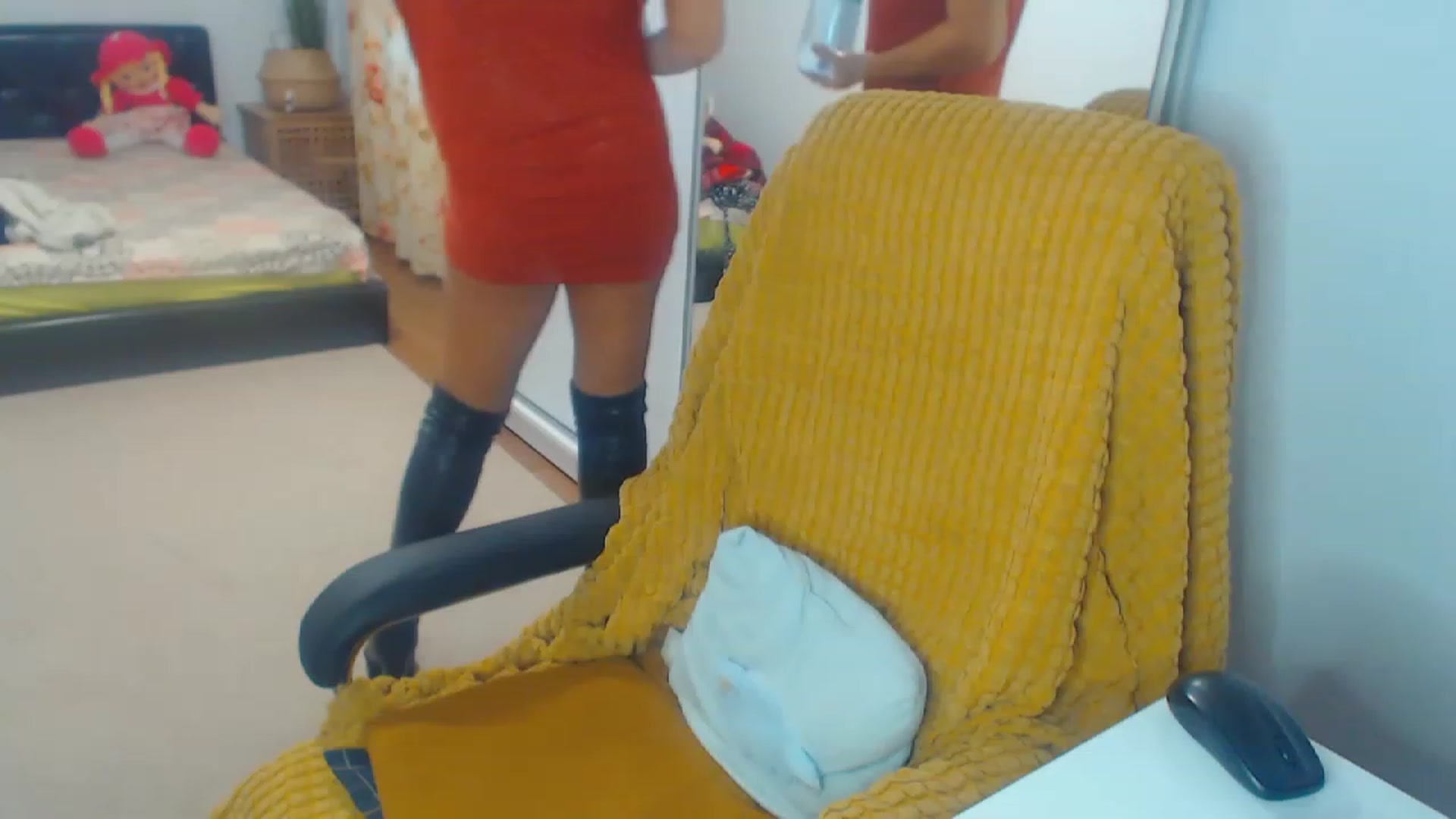 Gallery image thumbnail from Merlyn4u's myfreecams stream on, 01/11/2024, 14:36 image 10 of 20