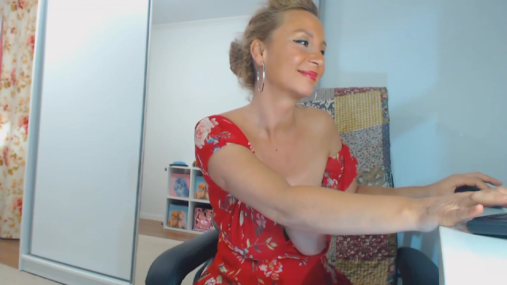 Gallery image thumbnail from Merlyn4u's myfreecams stream on, 03/26/2024, 16:11 image 6 of 20