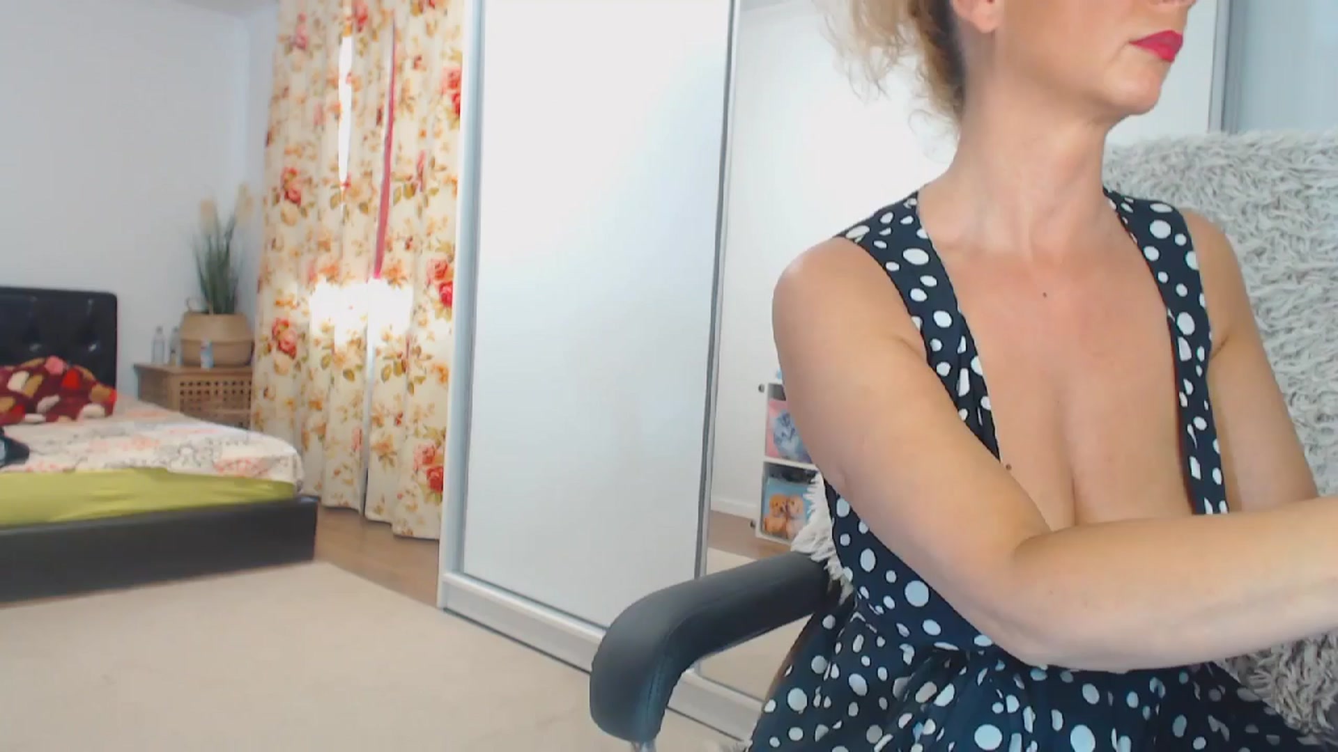 Gallery image thumbnail from Merlyn4u's myfreecams stream on, 04/02/2024, 10:46 image 14 of 20