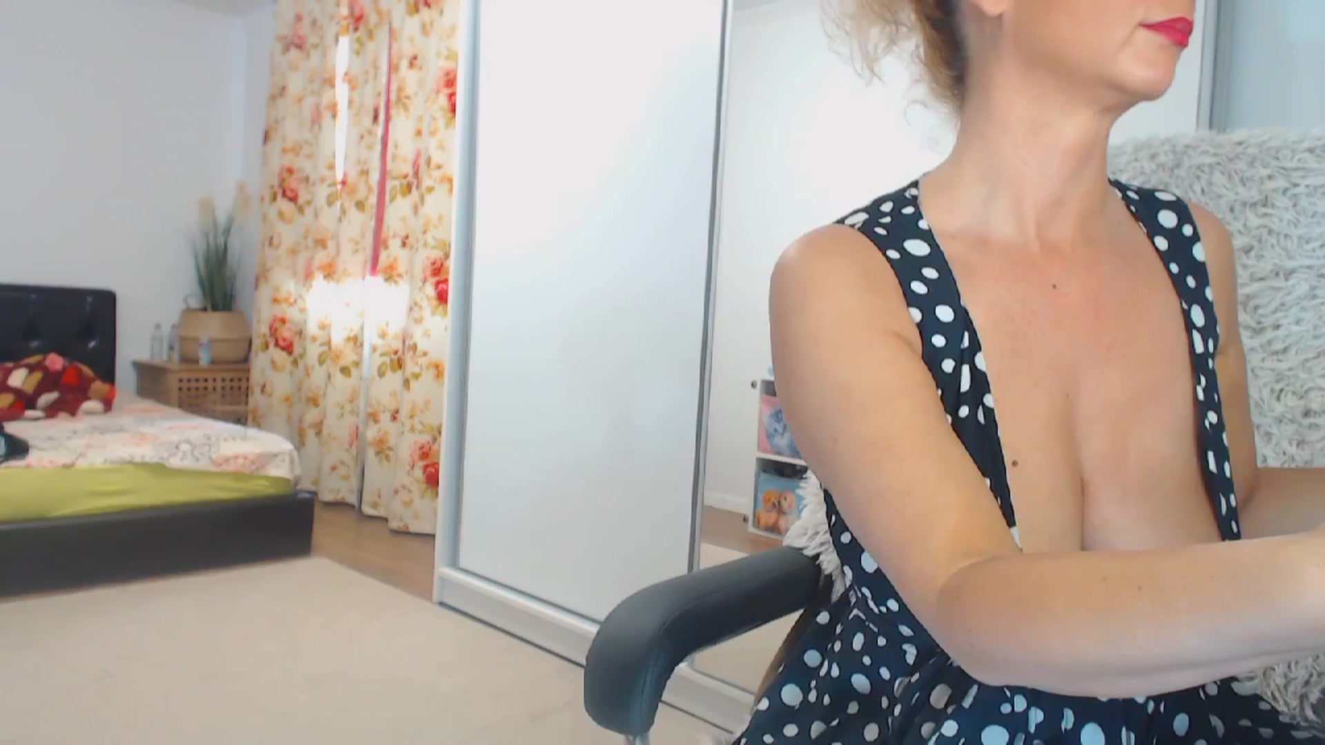 Gallery image thumbnail from Merlyn4u's myfreecams stream on, 04/02/2024, 10:46 image 13 of 20