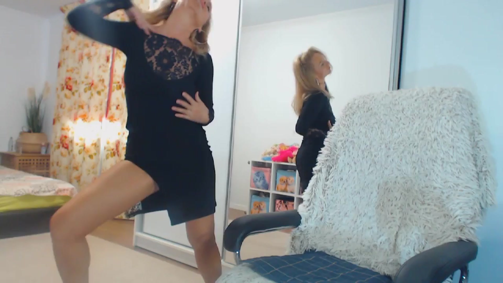 Gallery image thumbnail from Merlyn4u's myfreecams stream on, 04/07/2024, 13:04 image 13 of 20