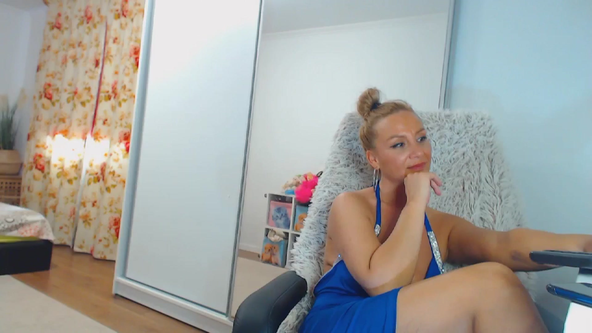 Gallery image thumbnail from Merlyn4u's myfreecams stream on, 04/16/2024, 14:49 image 14 of 20