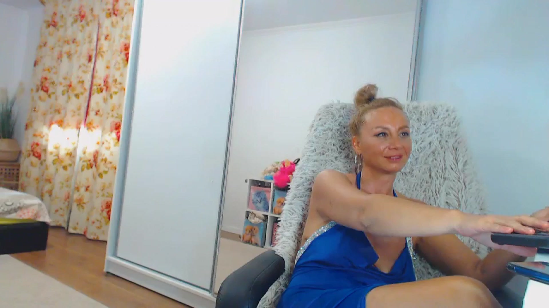Gallery image thumbnail from Merlyn4u's myfreecams stream on, 04/16/2024, 14:49 image 15 of 20