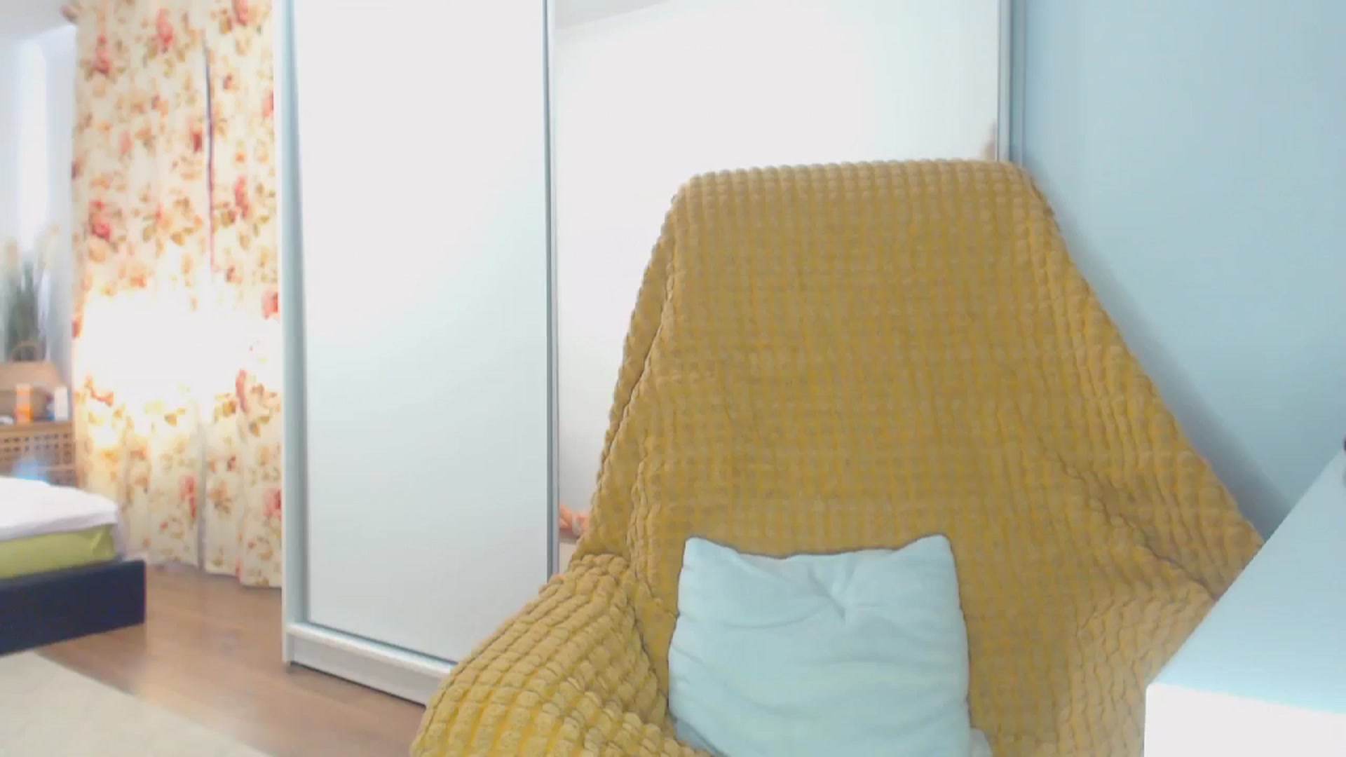 Gallery image thumbnail from Merlyn4u's myfreecams stream on, 05/05/2024, 14:09 image 1 of 20