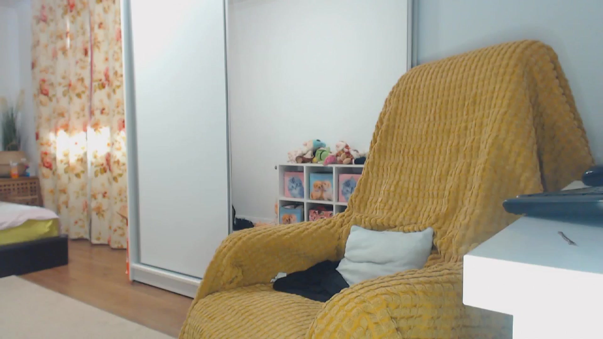 Gallery image thumbnail from Merlyn4u's myfreecams stream on, 05/11/2024, 14:27 image 7 of 20