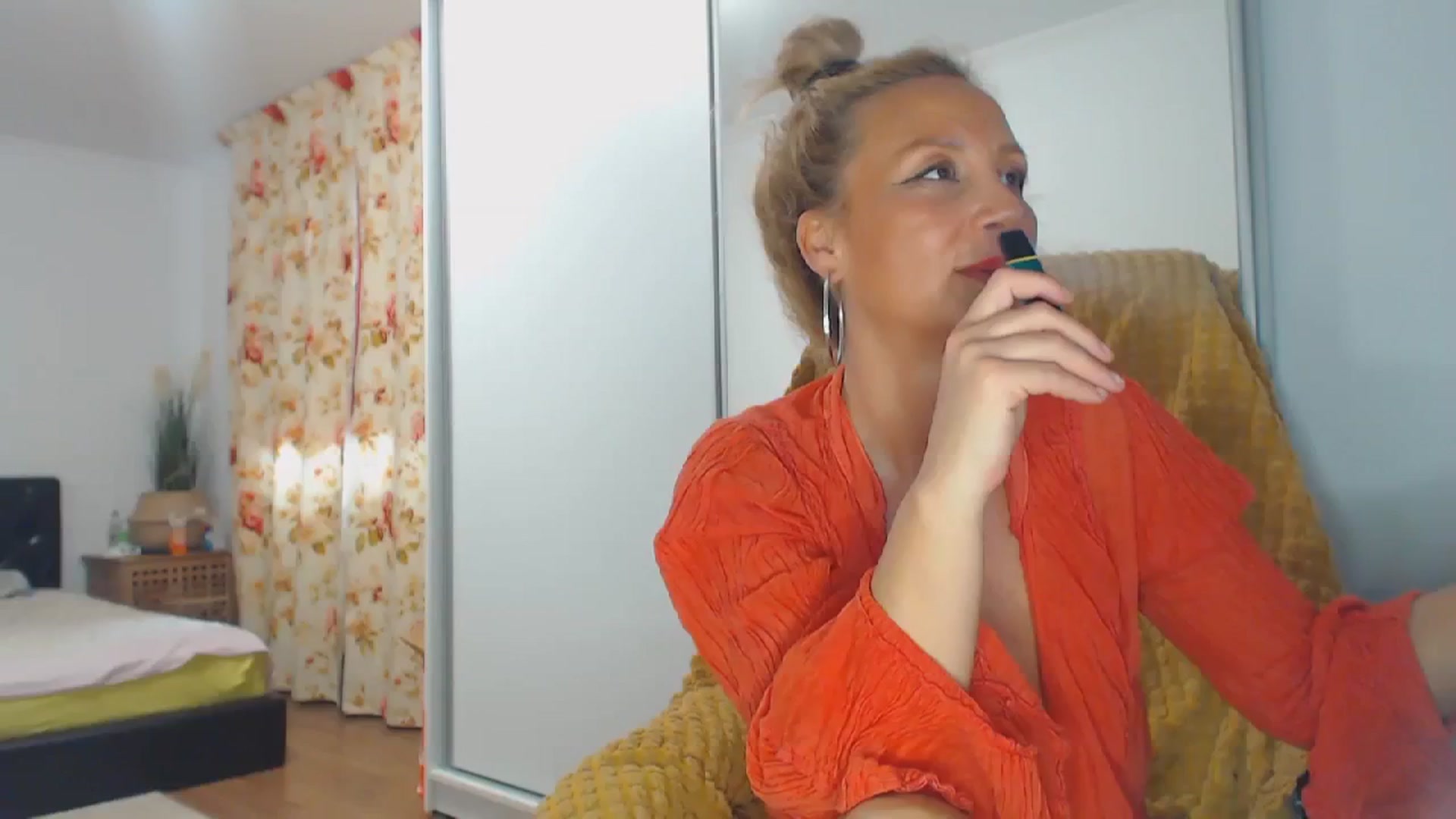 Gallery image thumbnail from Merlyn4u's myfreecams stream on, 05/11/2024, 15:36 image 12 of 20