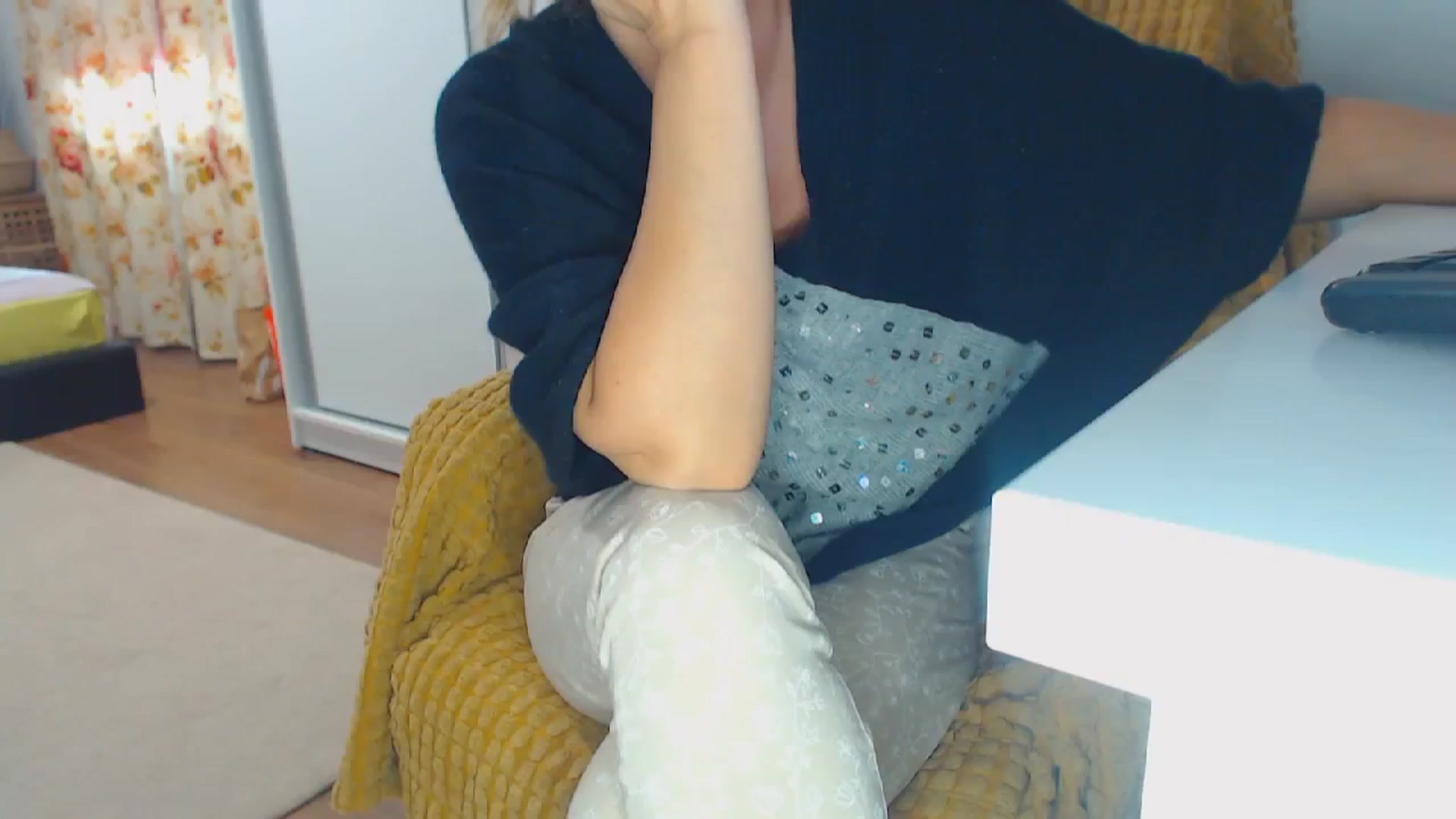 Gallery image thumbnail from Merlyn4u's myfreecams stream on, 05/14/2024, 13:18 image 1 of 20