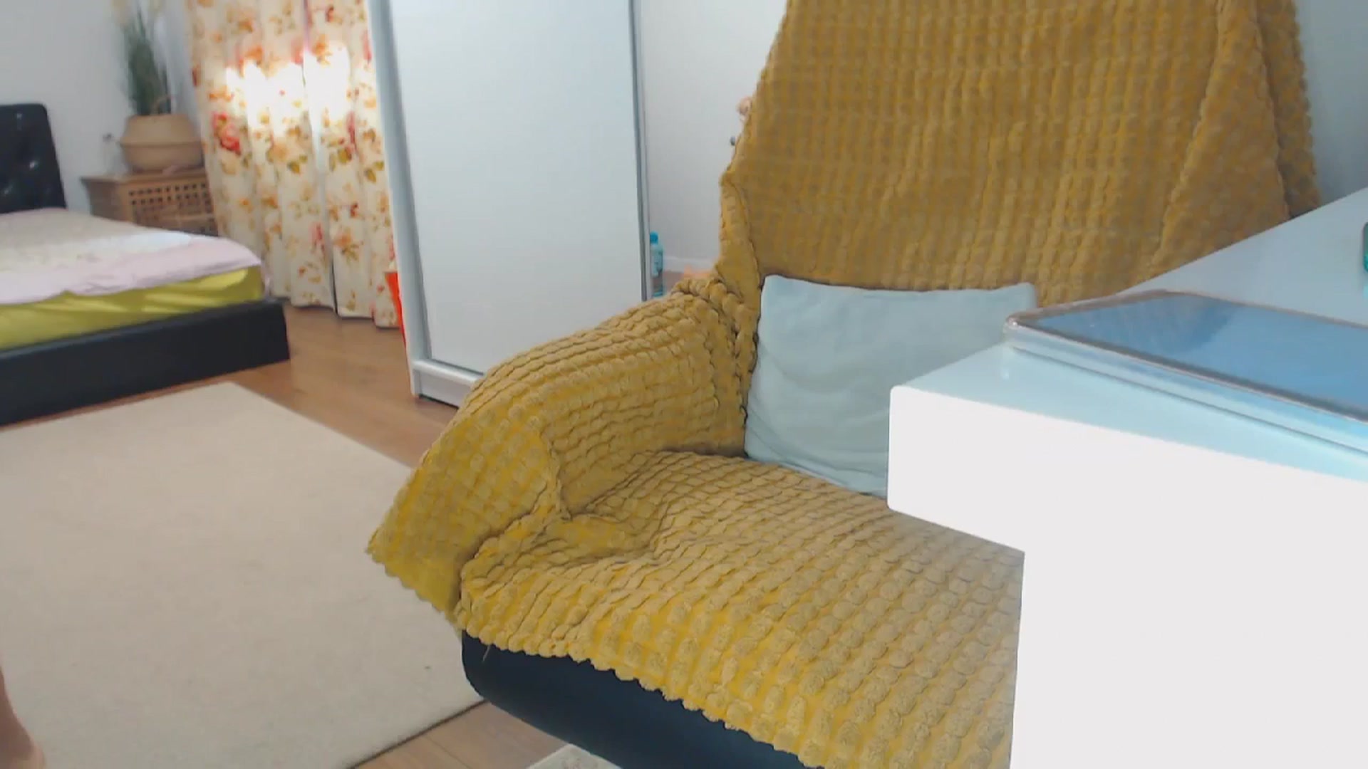Gallery image thumbnail from Merlyn4u's myfreecams stream on, 05/19/2024, 13:33 image 1 of 20